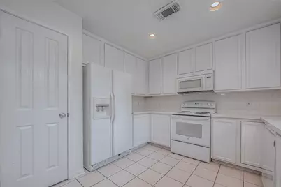 34 S Willow Point Circle, The Woodlands, TX 77382 - Photo 14