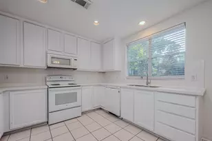 34 S Willow Point Cir, The Woodlands, TX 77382 - Photo 16