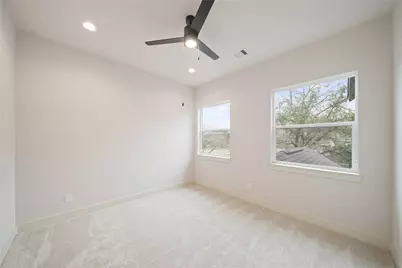 7407 Janak Drive, Houston, TX 77055 - Photo 32