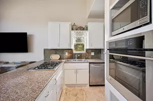 2015 Crescent Dr, La Porte, TX 77571 - Photo 10