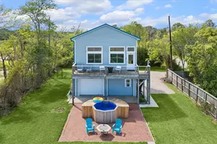 2015 Crescent Dr, La Porte, TX 77571 - Photo 1