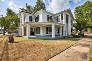 158 E Colorado, La Grange, TX 78945 - Photo 2