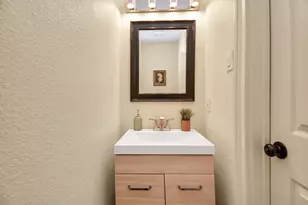 9606 Beverly Hill St, Houston, TX 77063 - Photo 28