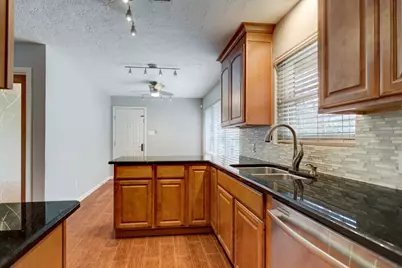 8610 Bevlyn Drive, Houston, TX 77025 - Photo 8