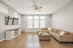 720 W Donovan St, Houston, TX 77091 - Photo 6