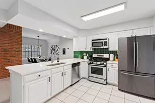 91 N Pathfinders Cir, The Woodlands, TX 77381 - Photo 8