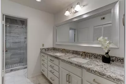2323 Augusta Drive #30, Houston, TX 77057 - Photo 12