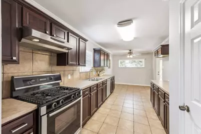 5211 Mulford Street, Houston, TX 77023 - Photo 8