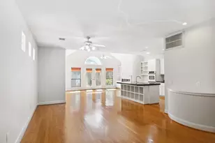 9805 Marlink Ln, Houston, TX 77025 - Photo 2