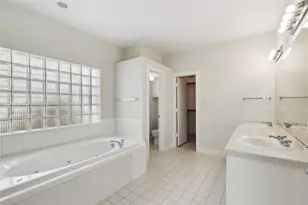 9805 Marlink Ln, Houston, TX 77025 - Photo 16