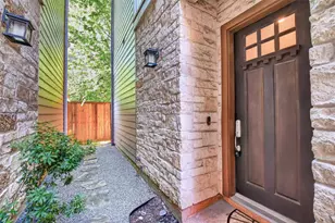 816 Yale St, Houston, TX 77007 - Photo 2