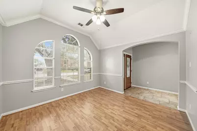 2710 W Oaks Circle E, Pearland, TX 77584 - Photo 6