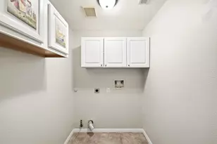 2710 W Oaks Cir E, Pearland, TX 77584 - Photo 20