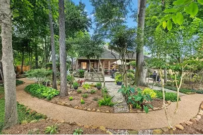 87 W Honey Grove Place, The Woodlands, TX 77382 - Photo 4