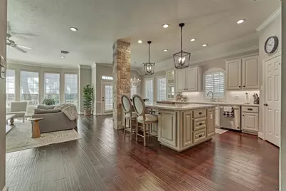 87 W Honey Grove Place, The Woodlands, TX 77382 - Photo 14