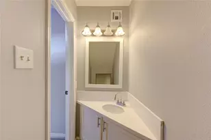 14600 Fonmeadow Dr, Houston, TX 77035 - Photo 20