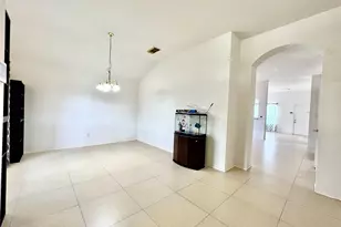 9803 Hallmark Ln, Pearland, TX 77584 - Photo 4