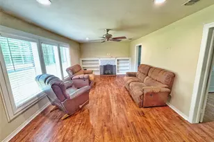 2501 E Houston Ave, Crockett, TX 75835 - Photo 8