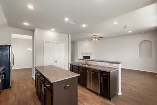 10158 N Whimbrel Cir, Conroe, TX 77385 - Photo 12