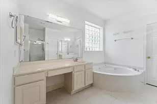 11707 Hillsgate Ct, Tomball, TX 77377 - Photo 12