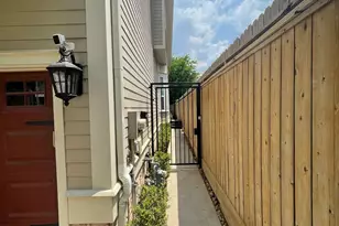 5523 Kansas St, Houston, TX 77007 - Photo 2