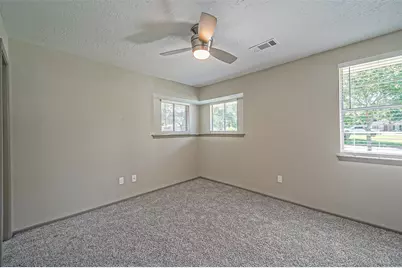 407 Stratmore Drive, Friendswood, TX 77546 - Photo 10