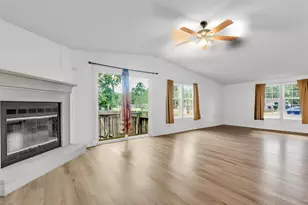 16352 Crockett Crossing, Conroe, TX 77303 - Photo 2