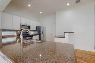 5843 Petty St, Houston, TX 77007 - Photo 10