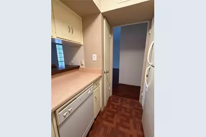 2201 Fountain View Drive #64F, Houston, TX 77057 - Photo 10