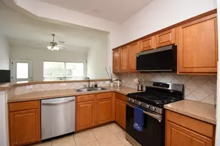 1734 Pepper Hill Ln, Sugar Land, TX 77479 - Photo 12