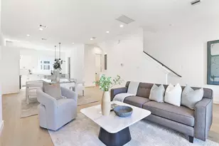 1020 W 15th 1/2 St, Houston, TX 77008 - Photo 10