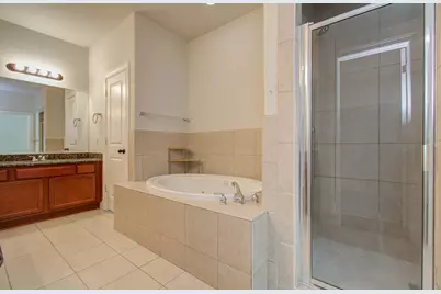 10205 Brooktree Drive, Houston, TX 77043 - Photo 16