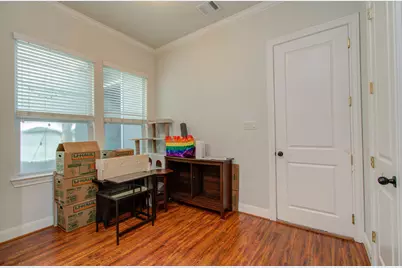 10205 Brooktree Drive, Houston, TX 77043 - Photo 20