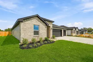 115 Wildflower Ln, Dayton, TX 77535 - Photo 2