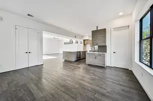 815 W 17th St, Houston, TX 77008 - Photo 8