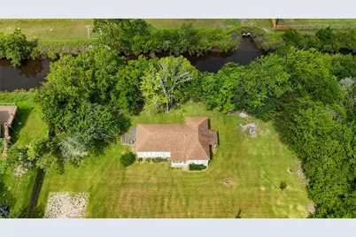 12903 Sandpiper Road, Angleton, TX 77515 - Photo 2