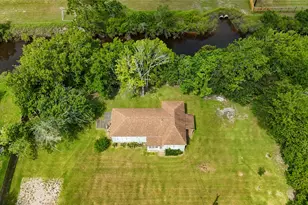 12903 Sandpiper Rd, Angleton, TX 77515 - Photo 2