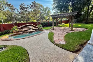 8746 Rippling Water Dr, Sugar Land, TX 77479 - Photo 6