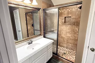 8746 Rippling Water Dr, Sugar Land, TX 77479 - Photo 36