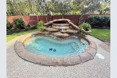 8746 Rippling Water Drive, Sugar Land, TX 77479 - Photo 4