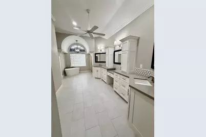 8746 Rippling Water Drive, Sugar Land, TX 77479 - Photo 6