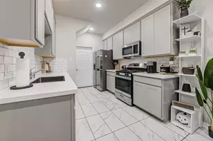 522 N 6th St, La Porte, TX 77571 - Photo 6