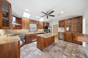 4505 Stillbrooke Dr, Houston, TX 77035 - Photo 12