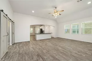 350 American Black Bear Dr, Crosby, TX 77532 - Photo 4
