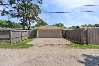 2013 18th Avenue N, Texas City, TX 77590 - Photo 34