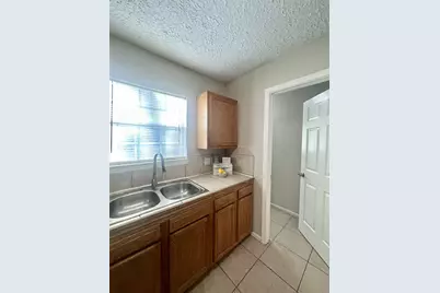 6713 Greenhurst Street, Houston, TX 77091 - Photo 8
