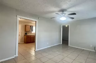 6713 Greenhurst St, Houston, TX 77091 - Photo 2
