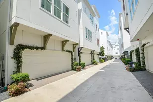 221 E 27th St, Houston, TX 77008 - Photo 24