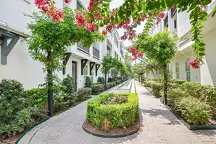 221 E 27th St, Houston, TX 77008 - Photo 4