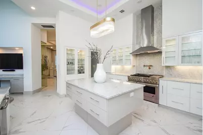 32 E Shady Lane, Houston, TX 77063 - Photo 4